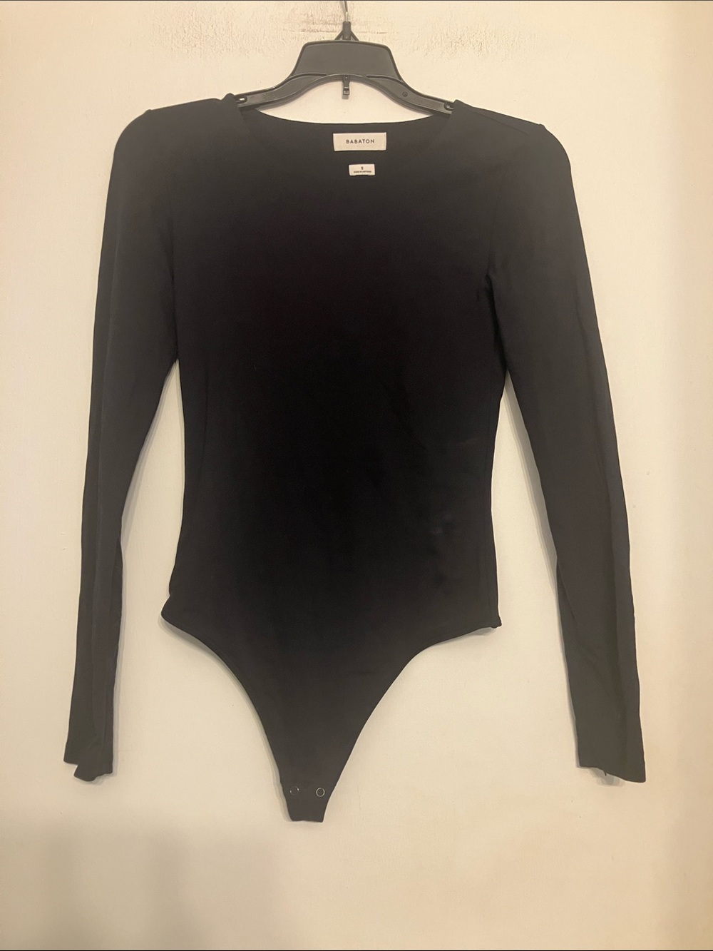 Aritzia Babaton long-sleeve bodysuit in black crewneck +snap-closure Small